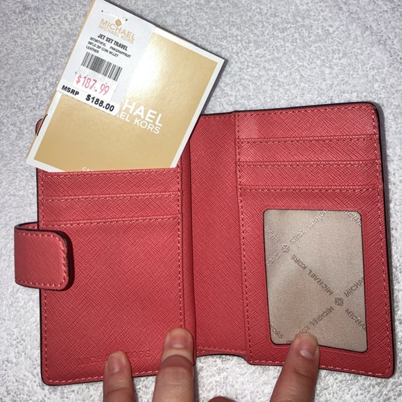 MICHAEL Michael Kors Handbags - Michael Kors Jet Set Bifold Zip Coin Wallet